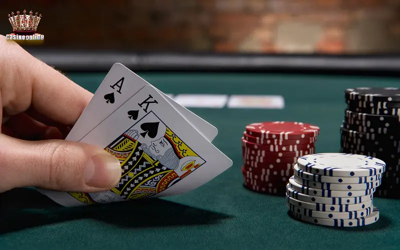 Bí kíp chơi Poker bất bại là đoán trúng thế bài của đối thủ